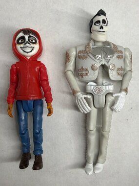 Disney Coco Action Figures  Lot Of 2 Story Tellers Lot Ernesto De La Cruz Miguel